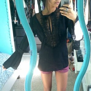 BLACK BOHO LONG SLEEVE FLOWY TOP