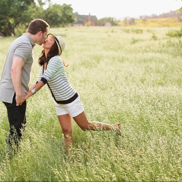 Meet your posher ❌❌❌NO TRADES❌❌❌ - Picture 2 of 7