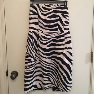 Express zebra strapless dress. With pockets!!