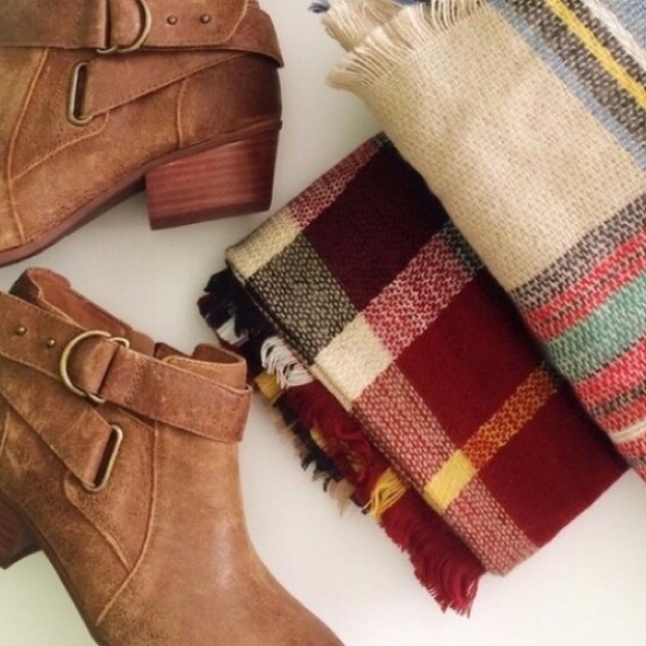 Tartan Blanket Scarf - Picture 2 of 4