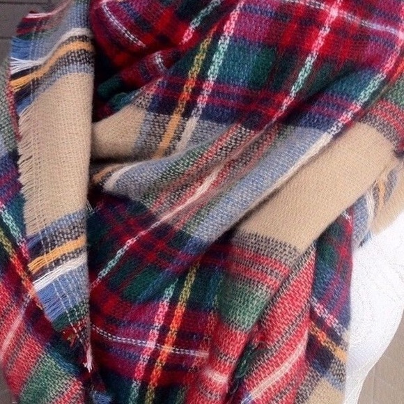 Tartan Blanket Scarf - Picture 4 of 4