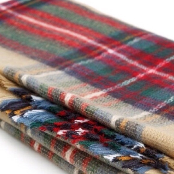 Tartan Blanket Scarf - Picture 3 of 4