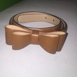 Belt w/bow on front