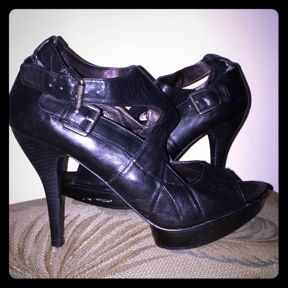 NINE WEST black leather dbl buckle heels sz 9.5