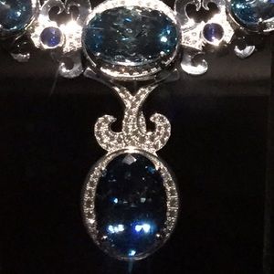 Meet your Posher, Carmen