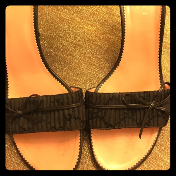 Authentic Gucci sandals/ slip ons