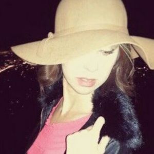 Meet your Posher, Becky