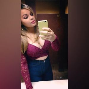 Meet your Posher, Aly