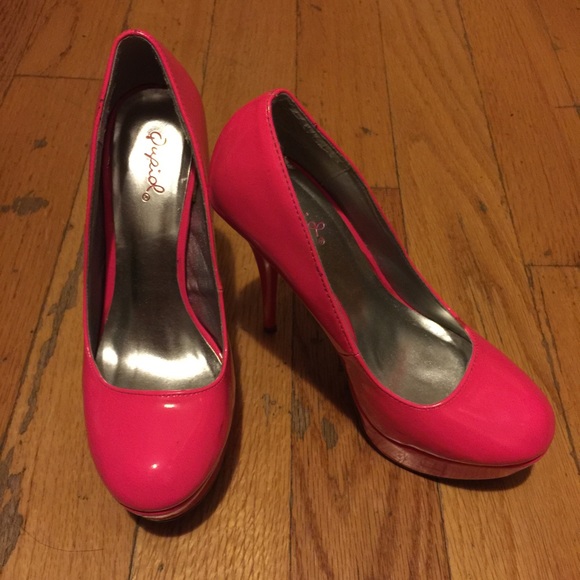 ❌SOLD❌ Hot Pink Platform Heel