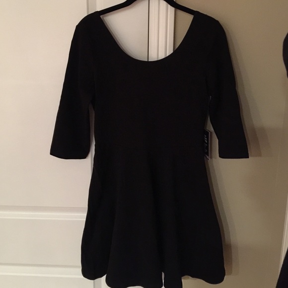 ✖️SOLD✖️EXPRESS black dress - Picture 2 of 4