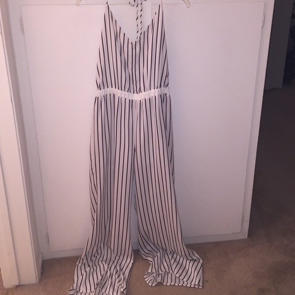 very J Pants - Open back white and black striped jumper