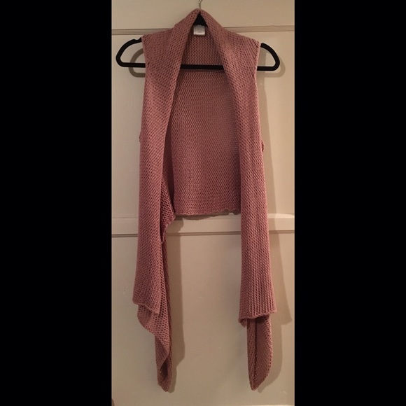 BB Dakota Knit Sweater Vest **NEVER WORN**