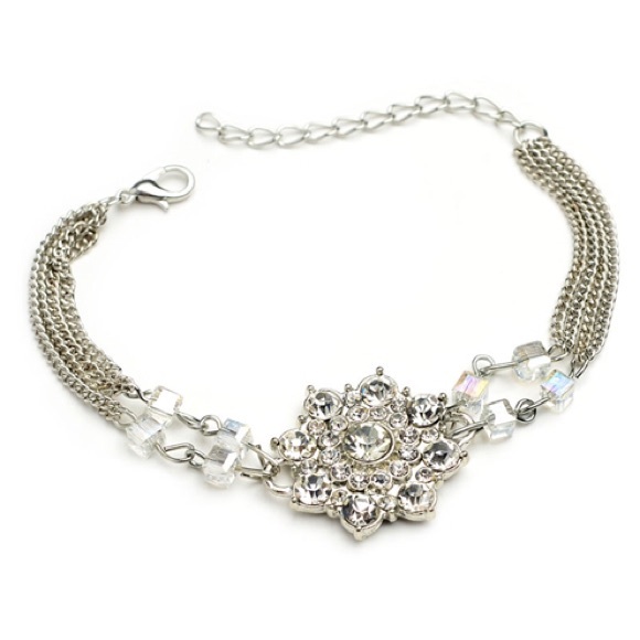 Sold out Cute Bracelet 🔴