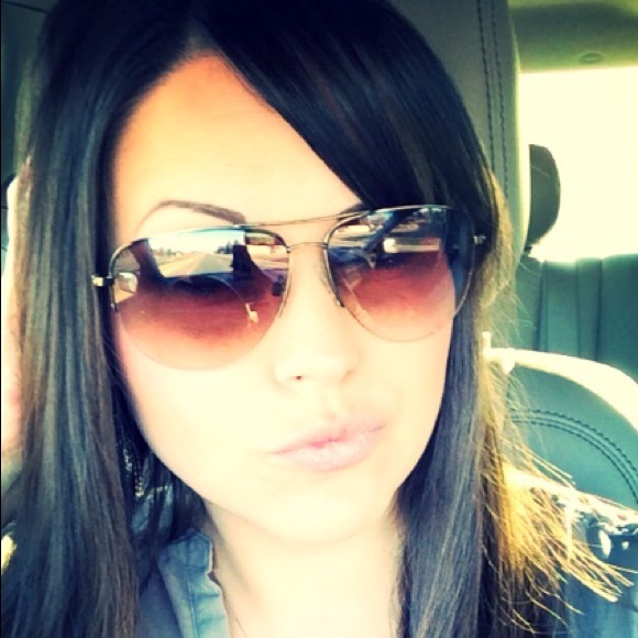 Meet your Posher, Adrianna - Picture 4 of 4