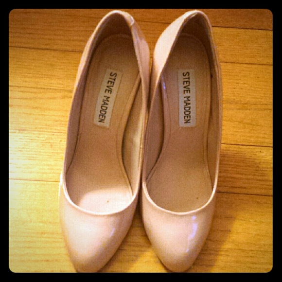 Steve Madden nude pumps size 5.5