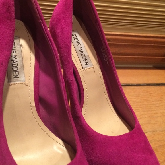 Magenta pink suede platform heels by Steve Madden - Picture 3 of 3