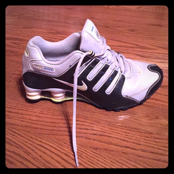 Women's Nike Shox size 8