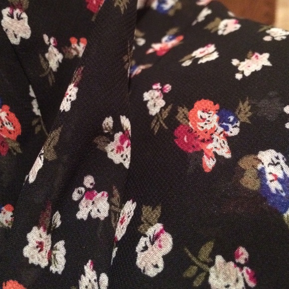 Crop top - Picture 2 of 2