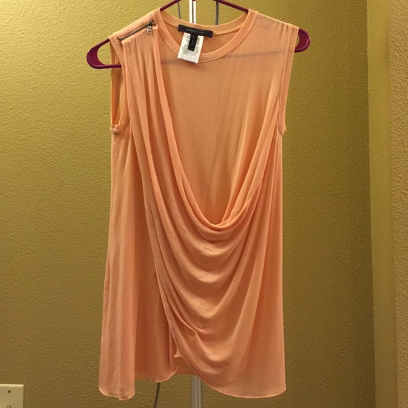 BCBG peach top