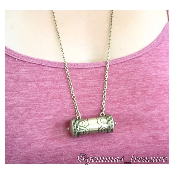 SCROLL PENDANT WITH CHAIN - Picture 2 of 2