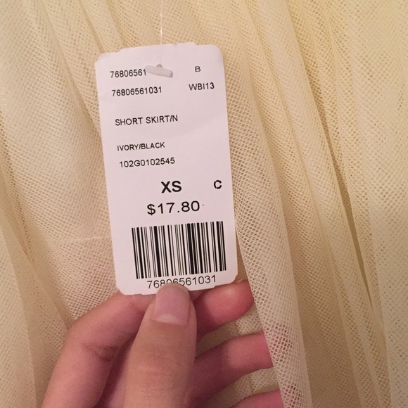 Skirt - Picture 3 of 3