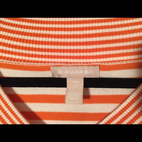 Medium Banana Republic cream & orange v-neck - Picture 2 of 2