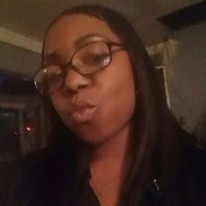 Meet your Posher, Claraisa