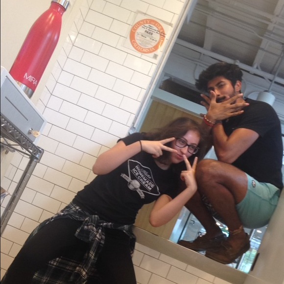 Meet your Posher, Romeo - Picture 3 of 4