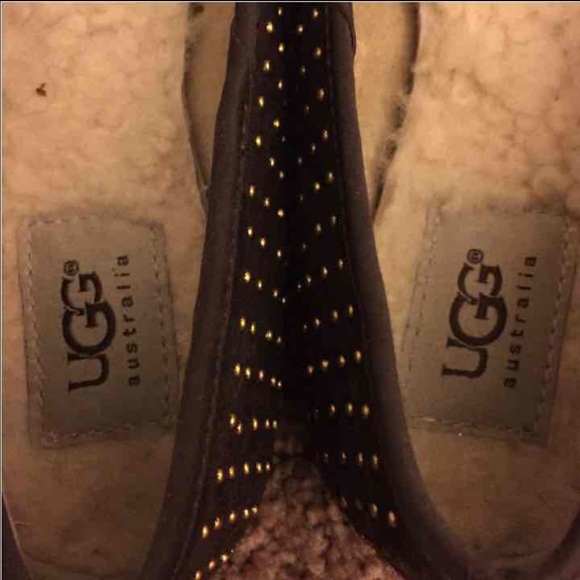 Ugg - Picture 3 of 3