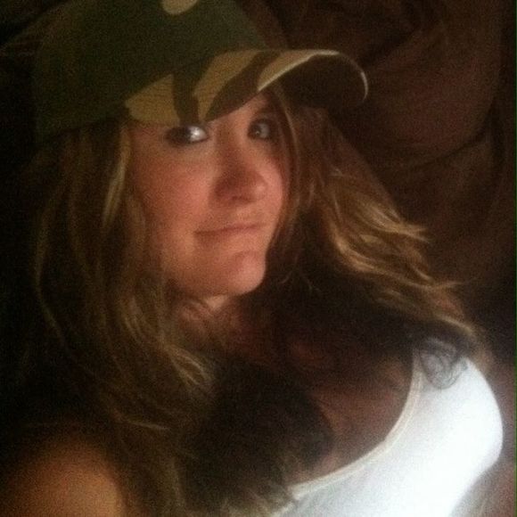 Meet your Posher, April - Picture 1 of 1