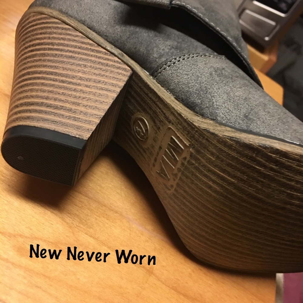 👢EUC/MIA/Mid calf Boots/Jeri/7.5M/Grey distressed - Picture 6 of 7