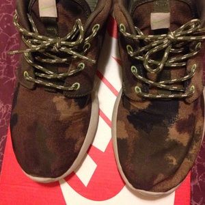 Nike Roshe Run Camoflauge Sneaker