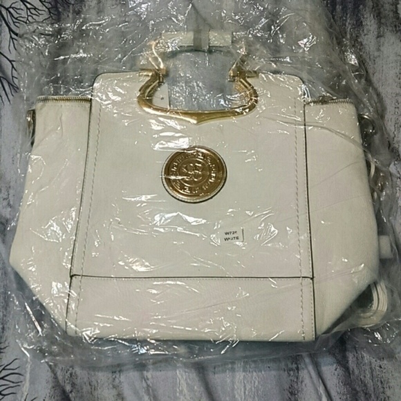 White handbag, shoulder bag