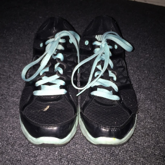💙 Black & Turquoise Nikes 💙