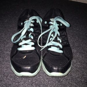 💙 Black & Turquoise Nikes 💙