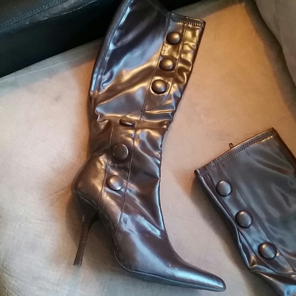 Tall brown boots - Picture 2 of 3