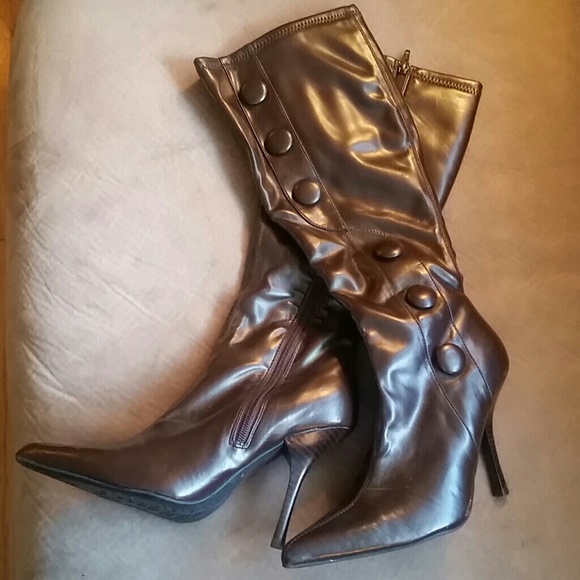 Tall brown boots - Picture 3 of 3