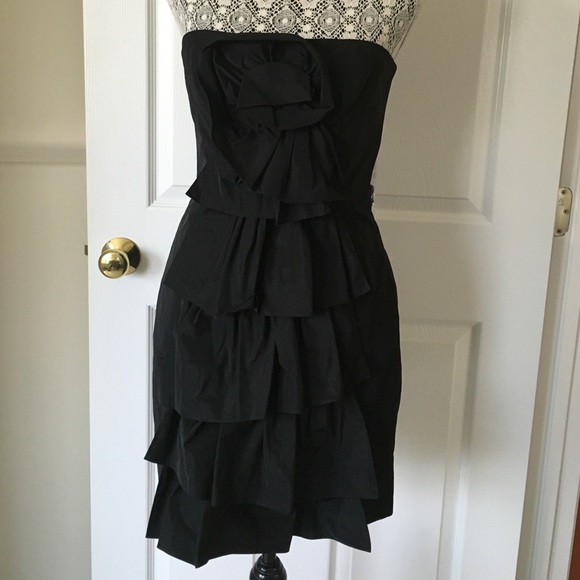BCBG MAXAZRIA dress new with tags Sz 6. Strapless