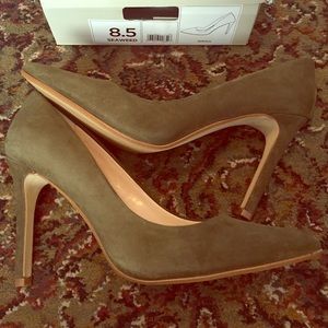 NWB Banana Republic Suede Ninah 8.5 Seaweed Pumps