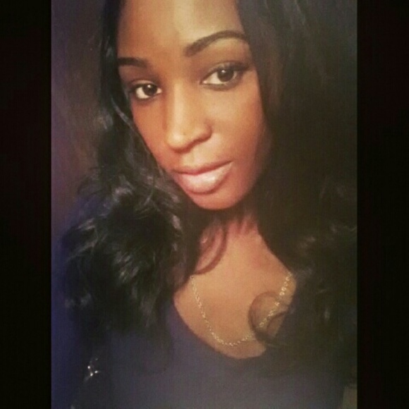 Meet your Posher, Deyana