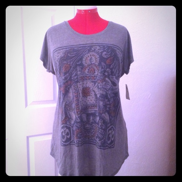Chanting Elephant Tee