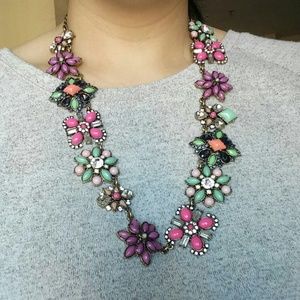 Flower bouquet clustered necklace.