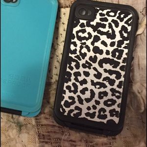 JUST black and white cheetah Lifeproof case