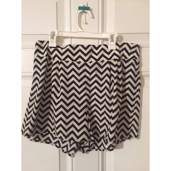 Chevron high waisted shorts