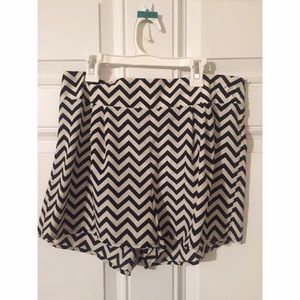 Chevron high waisted shorts