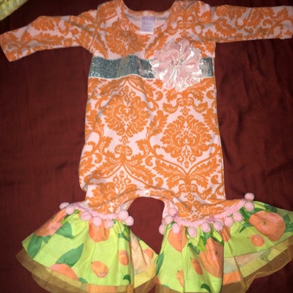 Giggle moon boutique outfit size newborn EEUC