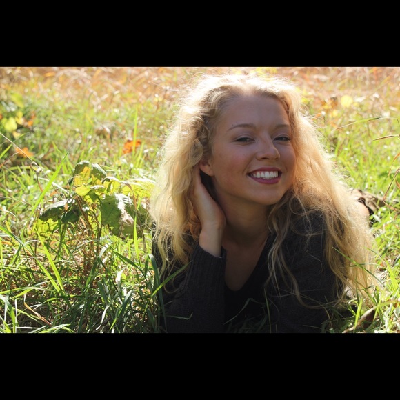 Meet your Posher, Gabby - Picture 1 of 1