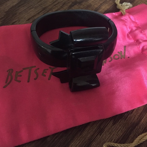 SOLD!!!! Betsey Johnson Bow Watch