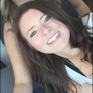 Meet your Posher, Veronica