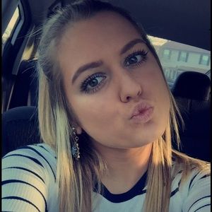 Meet your Posher, Stevi